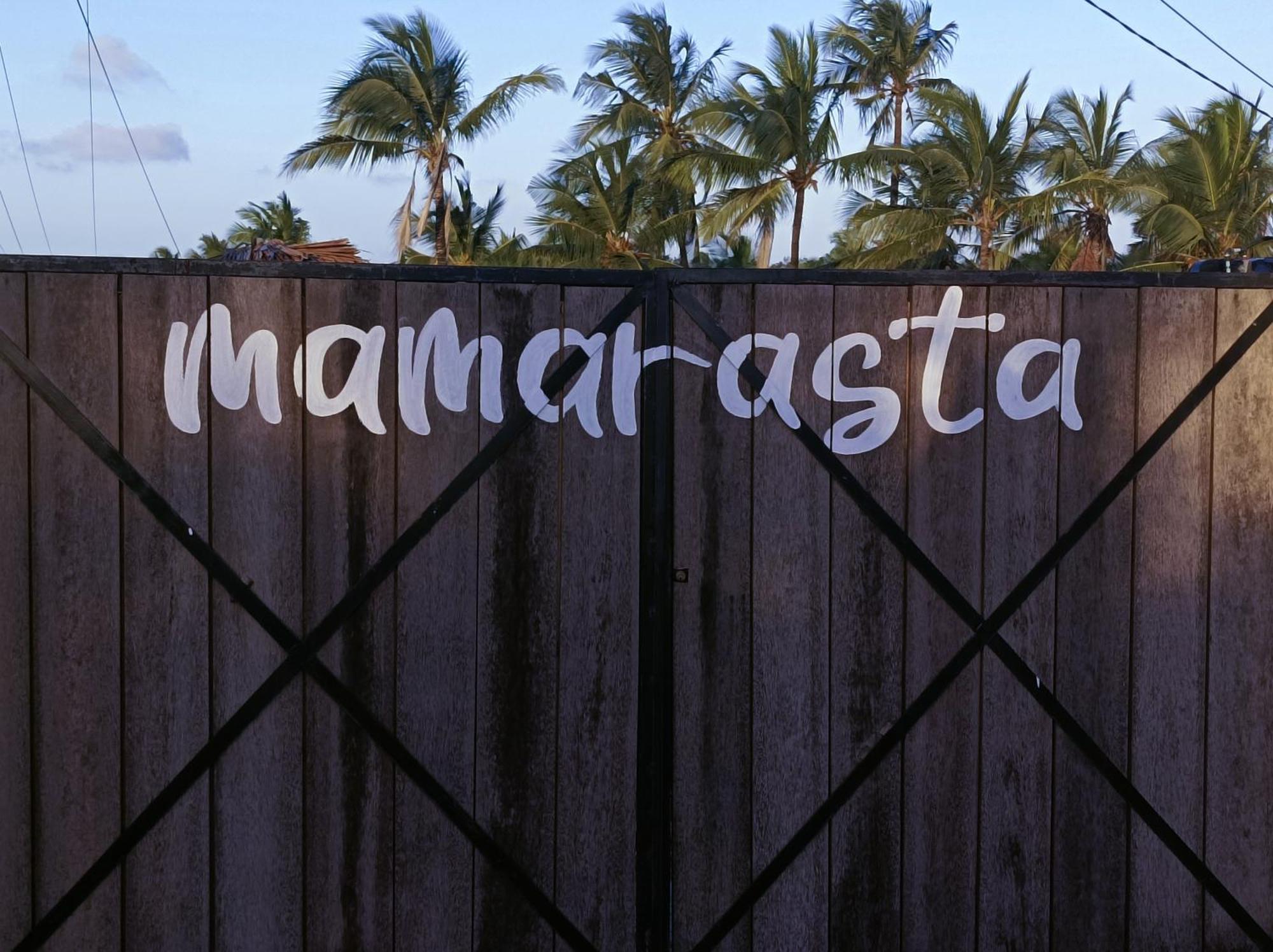 Mamarasta Bed and Breakfast Bwejuu Exteriör bild