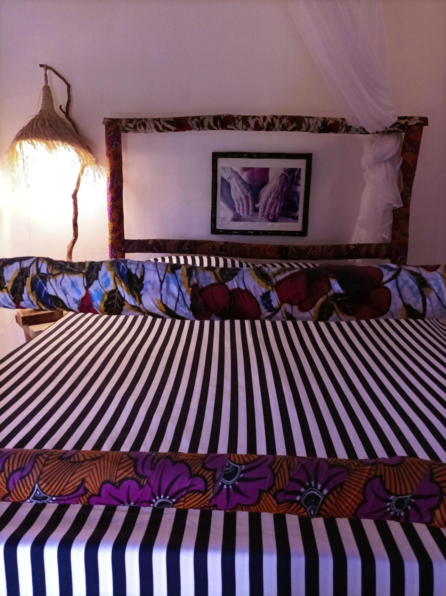 Mamarasta Bed and Breakfast Bwejuu Exteriör bild